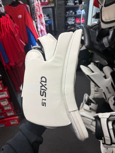 CCM Axis 1.9 Regular (New)