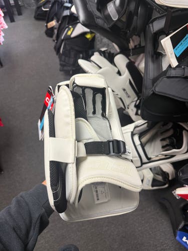 CCM Extreme Flex 5.5 Full Right (New)