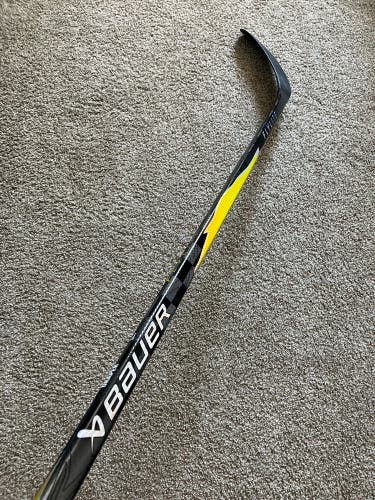 Senior Bauer Vapor Flylite Hockey Stick Right Handed P28 82 Flex Pro Stock (New)