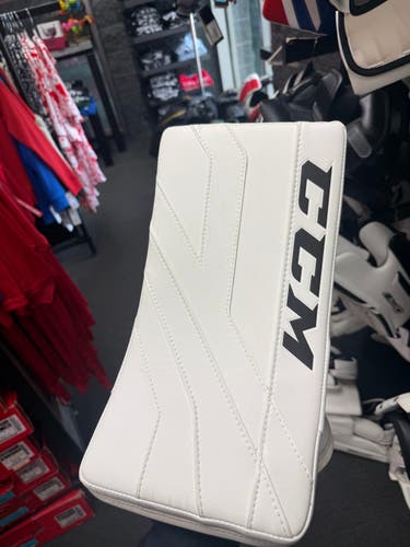 CCM Axis 1.9 Regular (New)