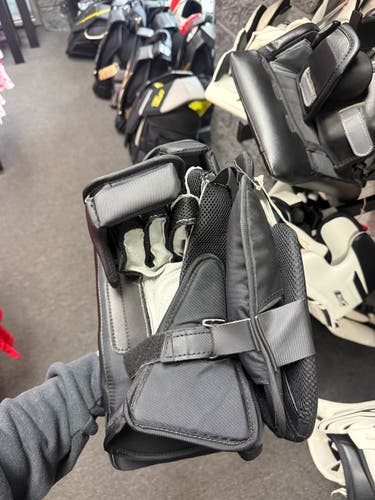 CCM Axis 1.9 Regular (New)