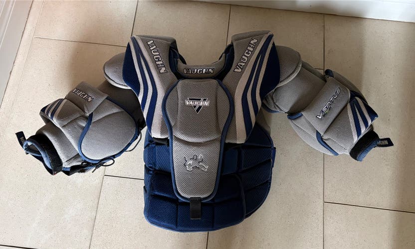 Medium 2018 Vaughn Ventus SLR Goalie Chest Protector (Used)