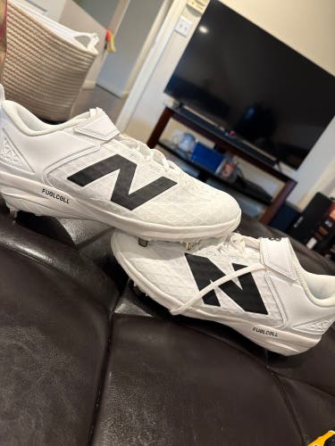 White Size M 10.5 (W 11.5) New Balance 4040 v8
(New) baseball cleats