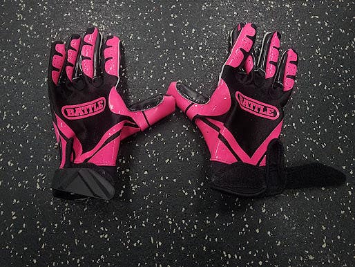 Used Battle Sports DOUBLE THREAT FB Gloves Pink MD 11849-S000041733