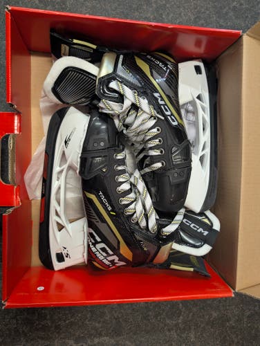 2022 CCM AS-V Pro Hockey Skates Regular Width Size 4 (New)