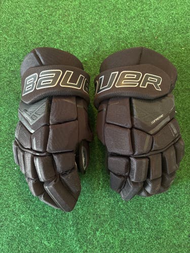Black Senior Bauer Supreme 3S Gloves 14" (Used)