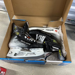 AHL 2023 Bauer Vapor Hyperlite 2 Hockey Skates 11 (New)