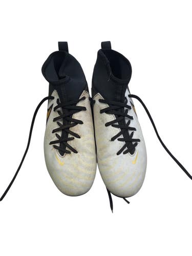 Used Nike Soccer Cleats Black Youth 06.0 11863-S000026668