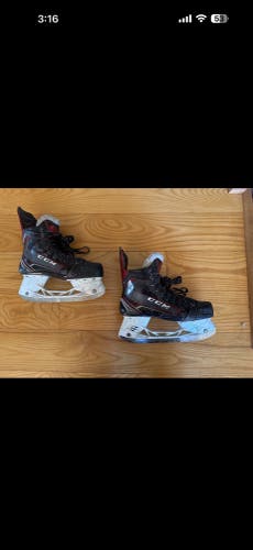 2017 CCM JetSpeed FT1 Hockey Skates Regular Width 7 (Used)