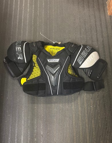 Small Senior Bauer Supreme S190 Shoulder Pads (Used)
