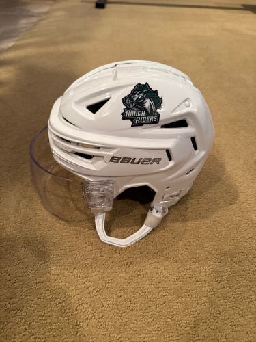Small Bauer Re-Akt 150 Helmet (Used)