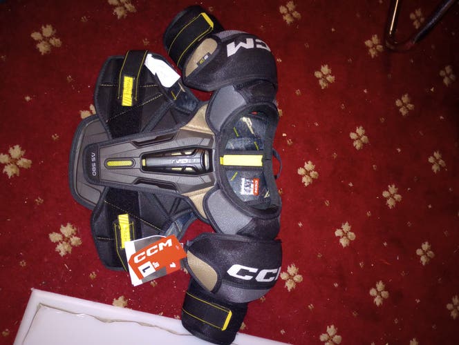 Large Junior CCM Tacks AS 580 Shoulder Pads (New)