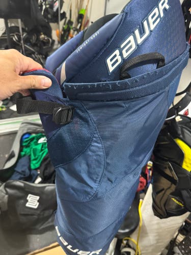 Men's Intermediate Medium Bauer Vapor Hyperlite Hockey Pants (Used)