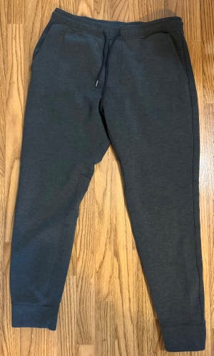 American Eagle Men's Jogger Size L (Used)