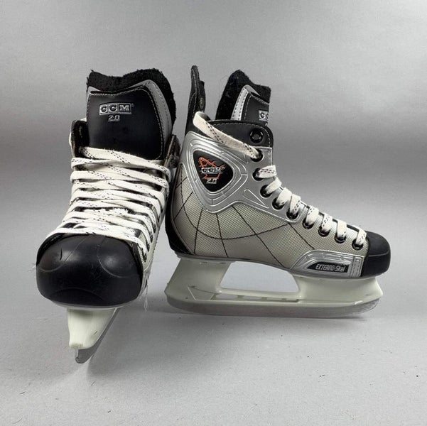 CCM Vector 2.0 Size 6 Vintage Intermediate Hockey Skates