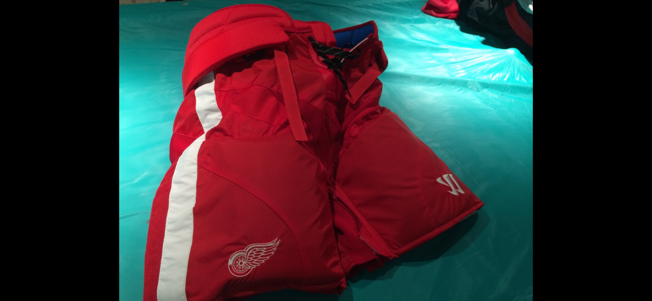 Senior Medium Warrior Hockey Pants (New) Red Wings Nyquist Made in Canada