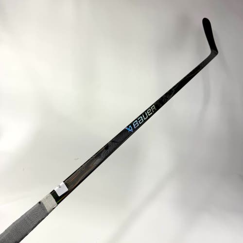 Used Left Black Bauer Vapor Flylite | 107 Flex P92M Curve Grip | AB738