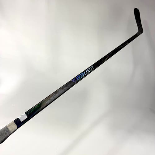 Used Left Black Bauer Vapor Flylite | 107 Flex P92M Curve Grip | AB739
