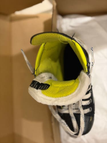 2025 Bauer Vapor Fly40 Hockey Skates 13 (Used)