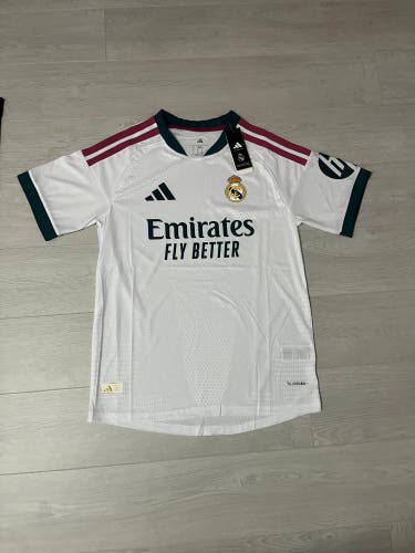 Real Madrid Home 2026/2027 player version jersey Size M (New)