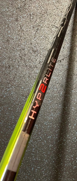 New Bauer Vapor Hyperlite 2 Hockey Stick Right Handed 40flex P92