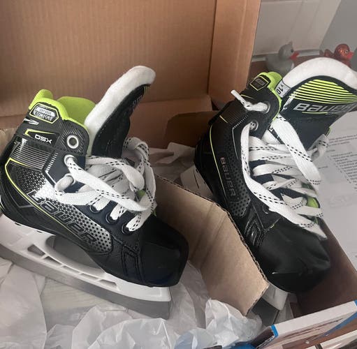 New Youth Bauer Regular Width GSX Hockey Goalie Skates