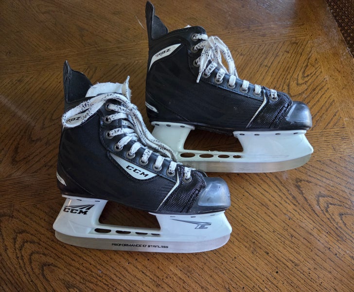 Black CCM RBZ Hockey Skates Regular Width Size 3 Junior (Used)