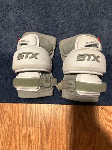 Large/Extra Large Adult STX Stallion 1k Arm Pads (Used)