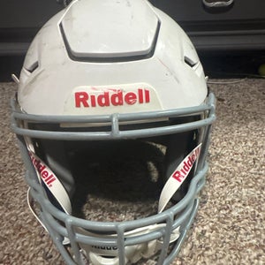 White Adult Large Riddell SpeedFlex Helmet (Used)