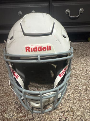 White Adult Large Riddell SpeedFlex Helmet (Used)