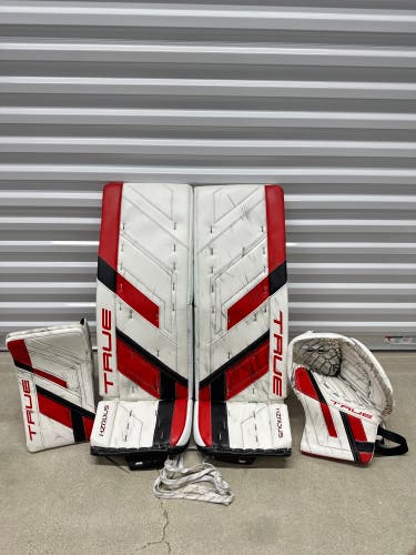 AHL ROCKFORD ICE HOGS 34" True HZRDUS Px4 Regular Goalie Full Set Pro Stock (Used)