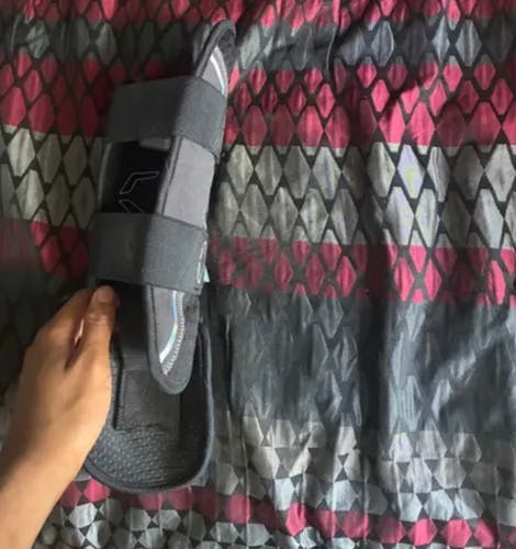 Black Senior EvoShield Leg guard Shin Guards (Used)