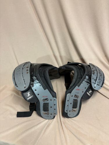 Medium Adult Schutt Tornado Shoulder Pads (Used)