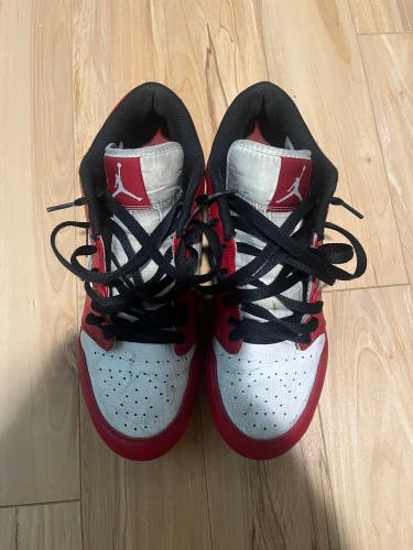 Unisex Size M 10.0 (W 11.0) Adult Air Jordan Cleats (Used)