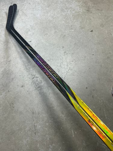 2 Pack 87 Flex P92 Senior Bauer Tracer Right Hand Hockey Stick Pro Stock (New)