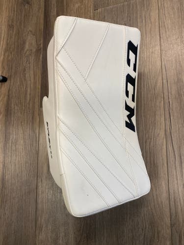 CCM Extreme Flex E5.9 Regular (New)