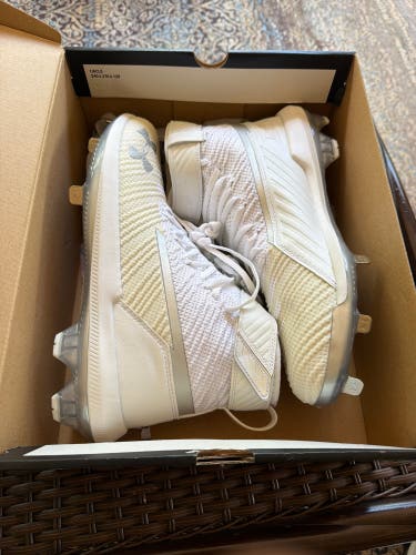 Men's Size M 11.0 (W 12.0) Under Armour Bryce harper 3 Mid (New)