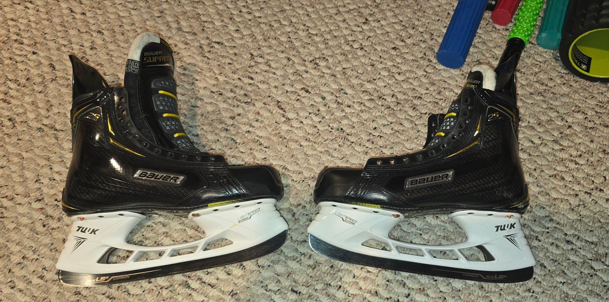 Near New Lightly used Bauer 2S Pro Skate 9.5EE Wide