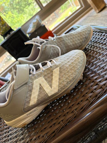 Gray Men's Size M 10.5 (W 11.5) New Balance 4040v7 (Used)