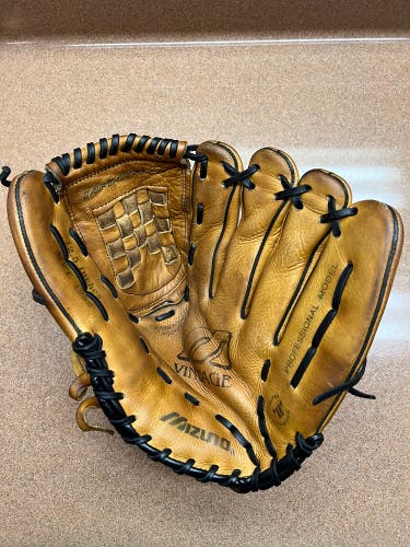 Mizuno Vintage RH Baseball-Softball Glove 12.5" (Used)