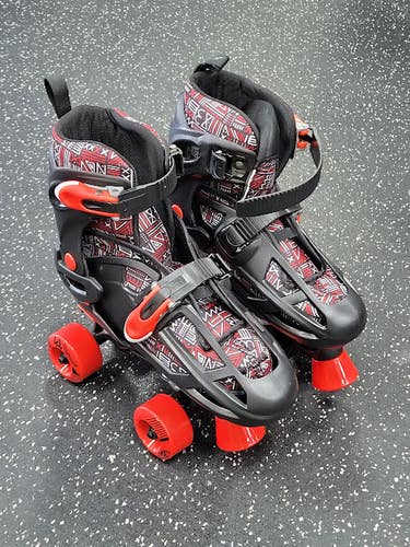 Used RollerDerby QUAD Junior Roller Quad Skates Black Adjustable 11849-S000041829