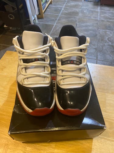 Unisex Size M 10.0 (W 11.0) Adult Air Jordan 11 Retro Shoes (Used)