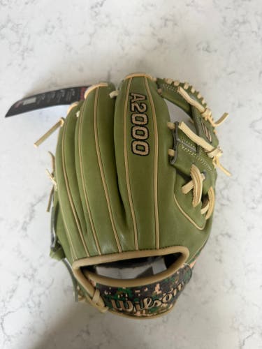 Wilson A2000 RH Infield Baseball Glove 11.5" (New)