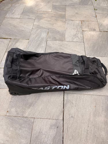 Easton Dugout Wheeled Bag