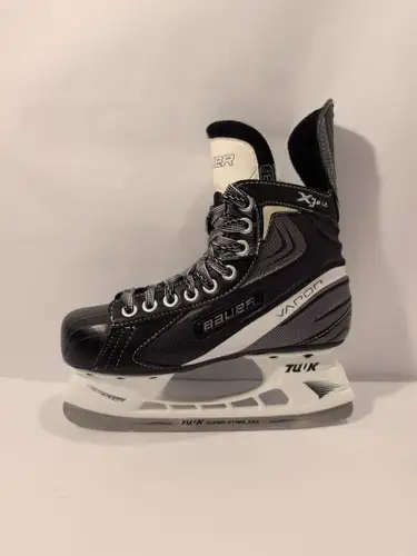 Bauer Vapor X 3.0 LE Hockey Skates Regular Width Size 3.5 (Used)