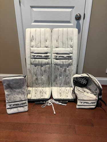 34" True L87 Regular Goalie Full Set (Used)