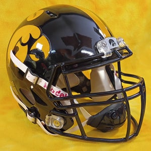 Iowa Hawkeyes Super custom fullsize Riddell Speed football helmet medium