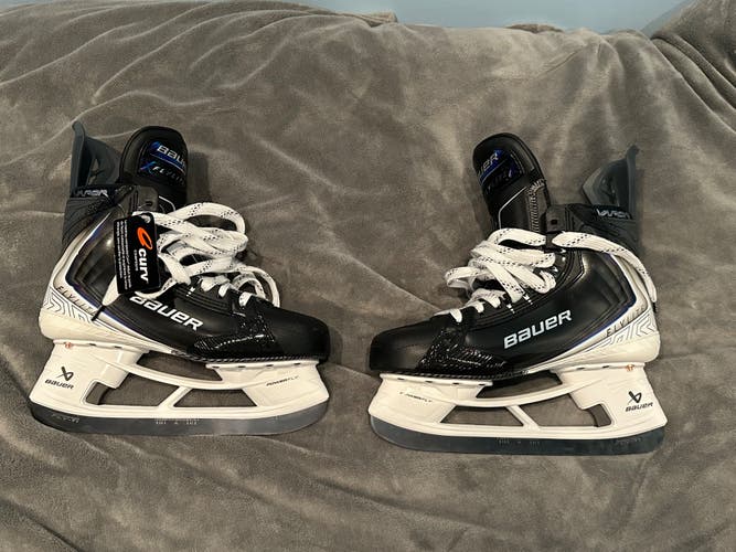 Bauer Vapor Flylite Hockey Skates with Fly-Ti runner, Size 10.5 Fit 2(New)
