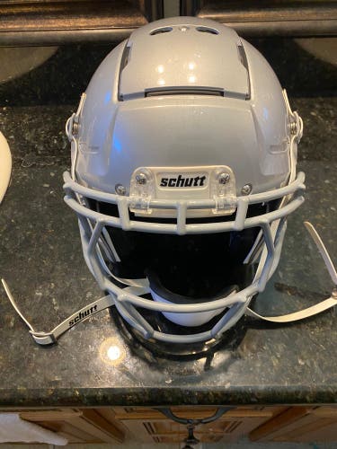 Adult Large Schutt F7 Helmet (Used)