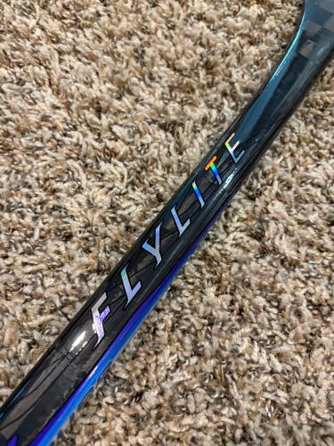Bauer Vapor Flylite SR Grip LH Hockey Stick P28 77 Flex (New) Black/Blue/Silver (No Warranty)